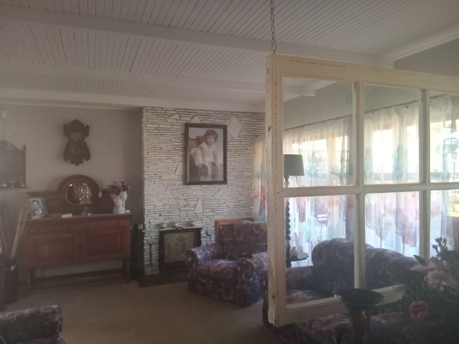 3 Bedroom Property for Sale in Heuwelsig Northern Cape